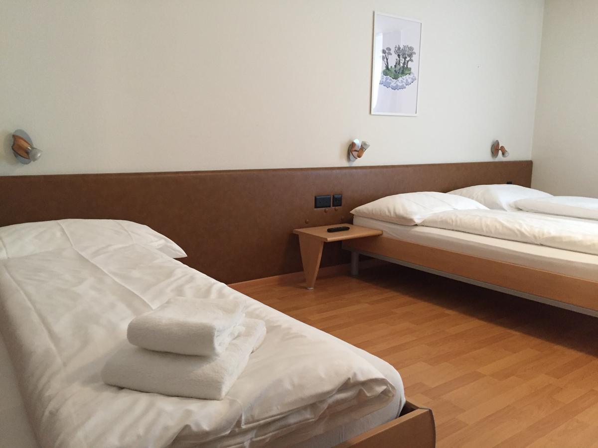 Hotel & Restaurant Stadthof גלארוס מראה חיצוני תמונה