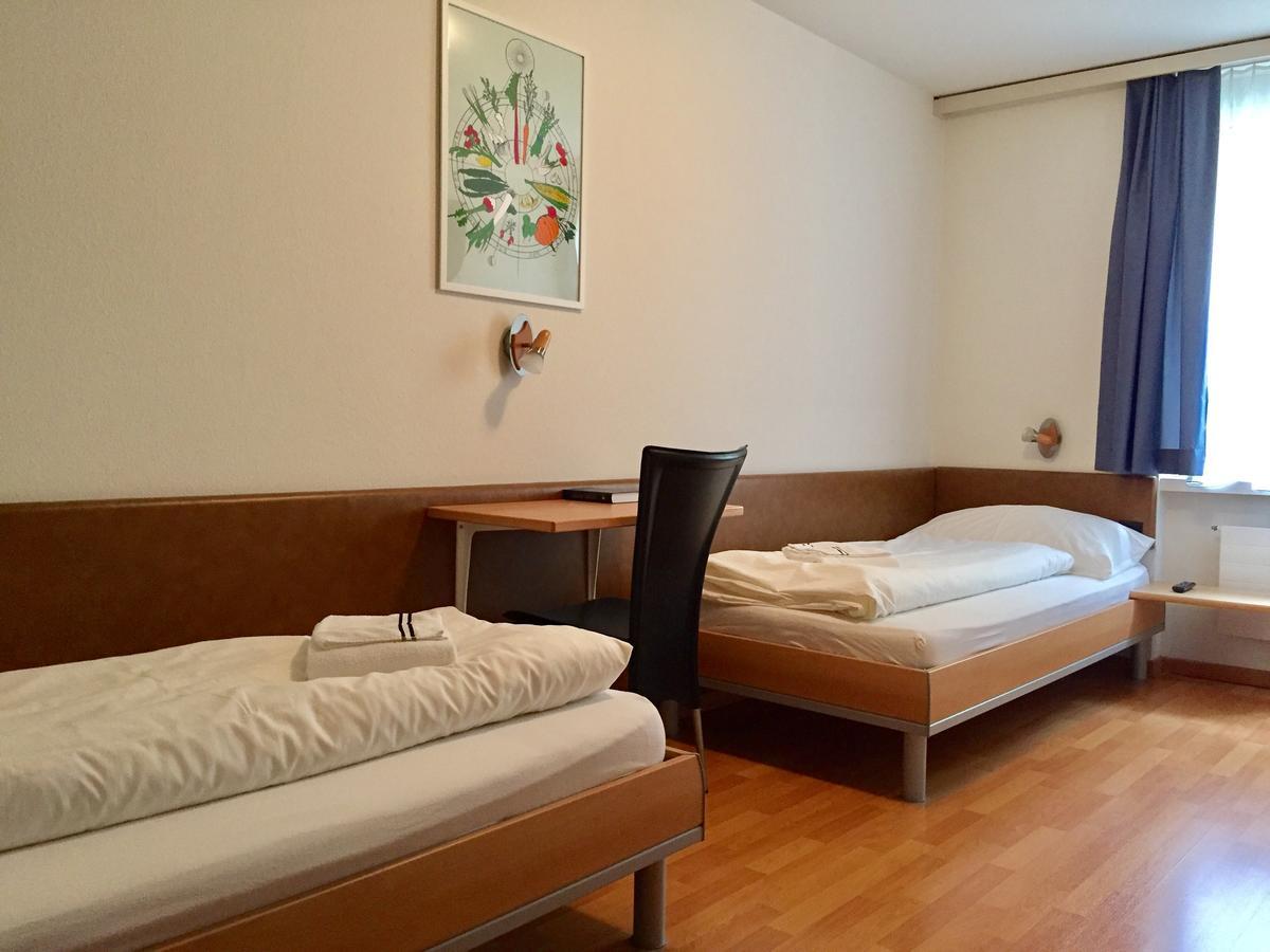 Hotel & Restaurant Stadthof גלארוס מראה חיצוני תמונה