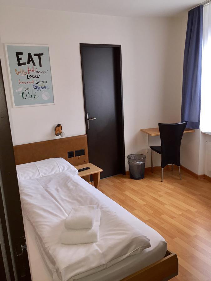 Hotel & Restaurant Stadthof גלארוס מראה חיצוני תמונה