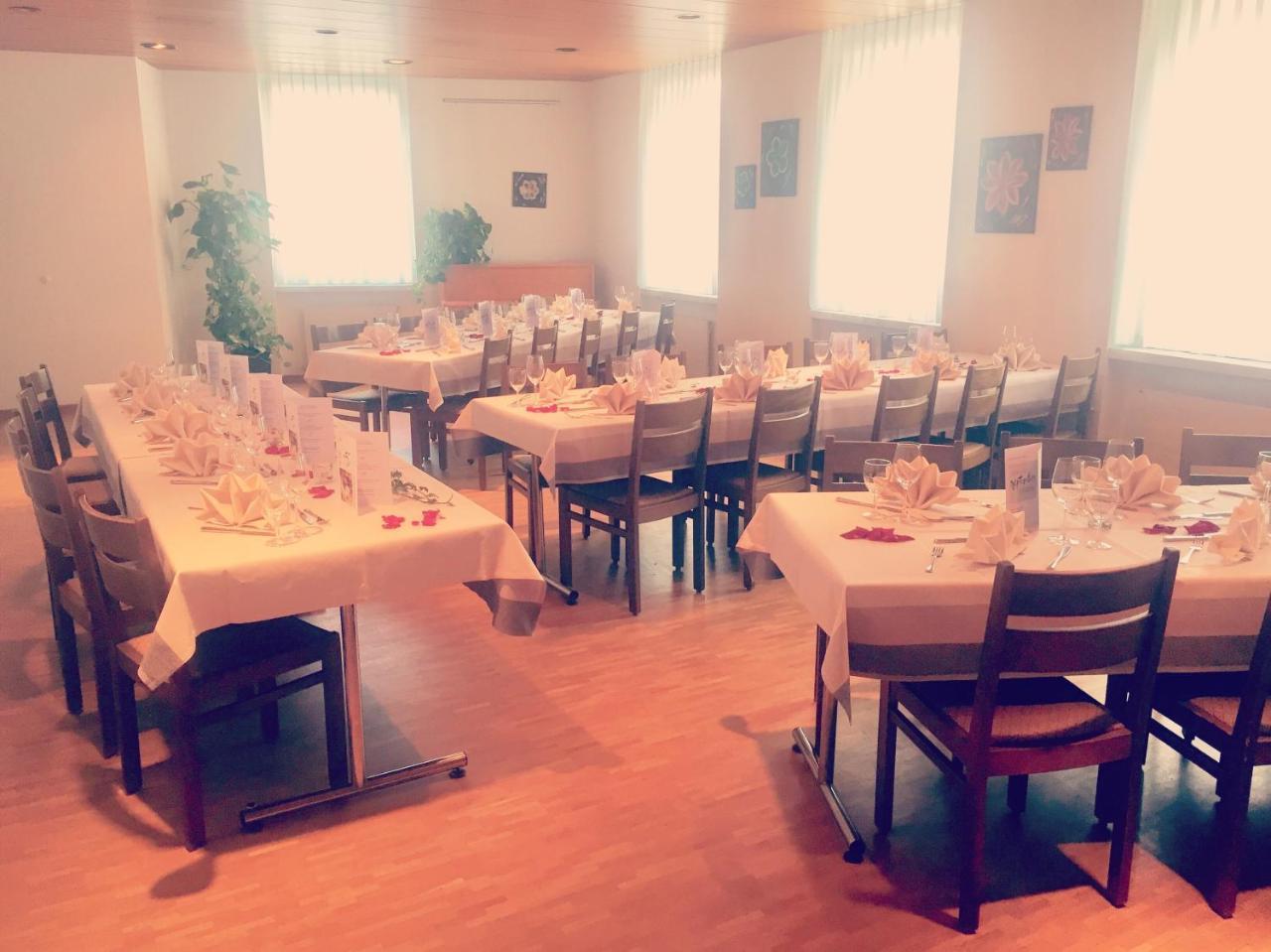 Hotel & Restaurant Stadthof גלארוס מראה חיצוני תמונה