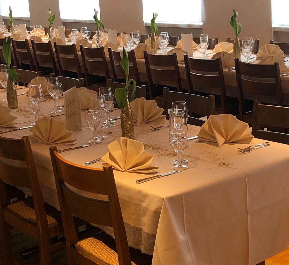 Hotel & Restaurant Stadthof גלארוס מראה חיצוני תמונה